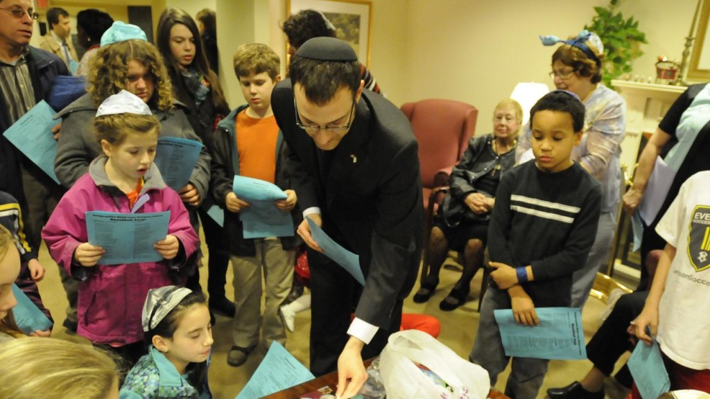 hc-menorah-lighting-20121212-005