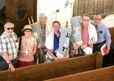 Torah carriers 2